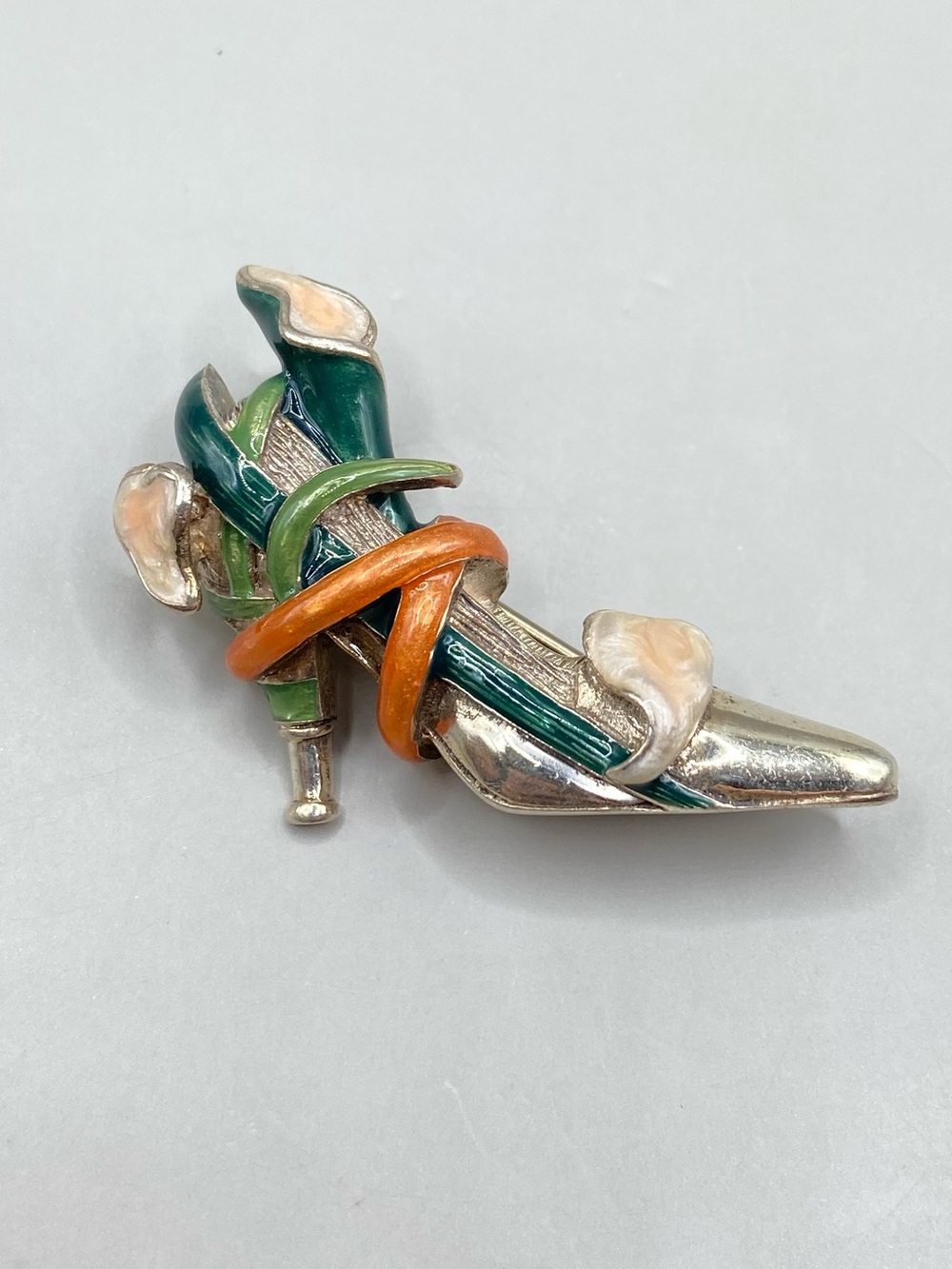 Kenneth Jay Lane KJL Sterling Silver Enamel High Heel Shoe Brooch Pin